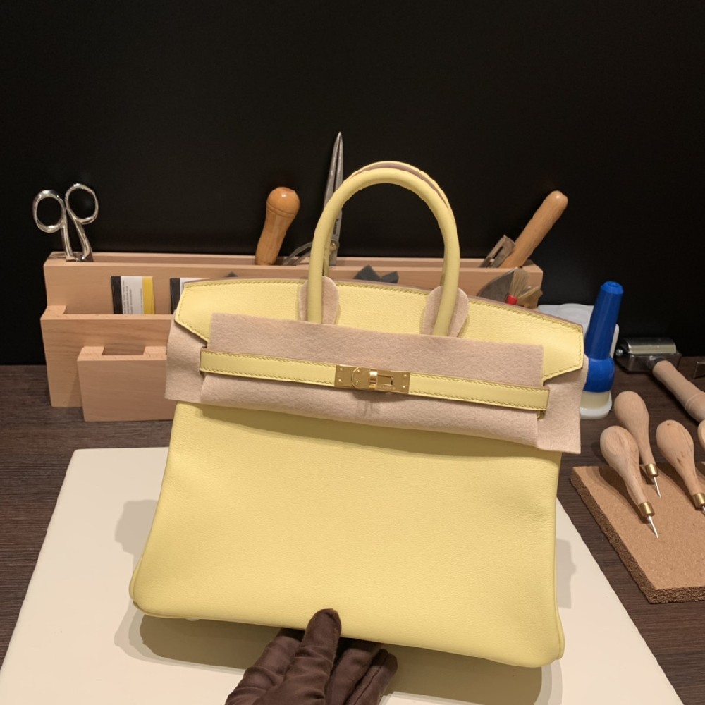 青春活力满满的 小鸡黄 [爱心]今年的黑马25cm birkin swift 小鸡黄 金扣