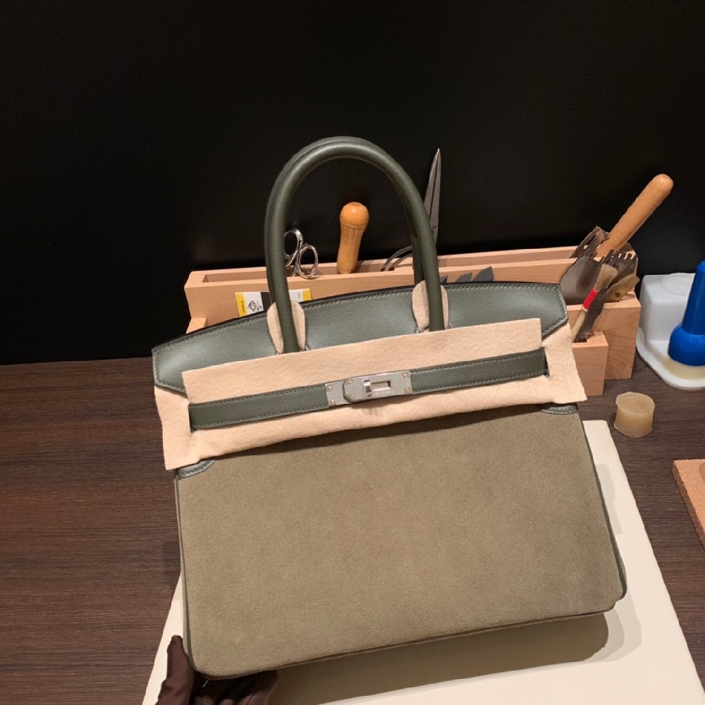 极品订单一枚🌹军绿 swift皮拼麂皮 银扣 30cm 稀有款必入！拎起就是时髦本精啦