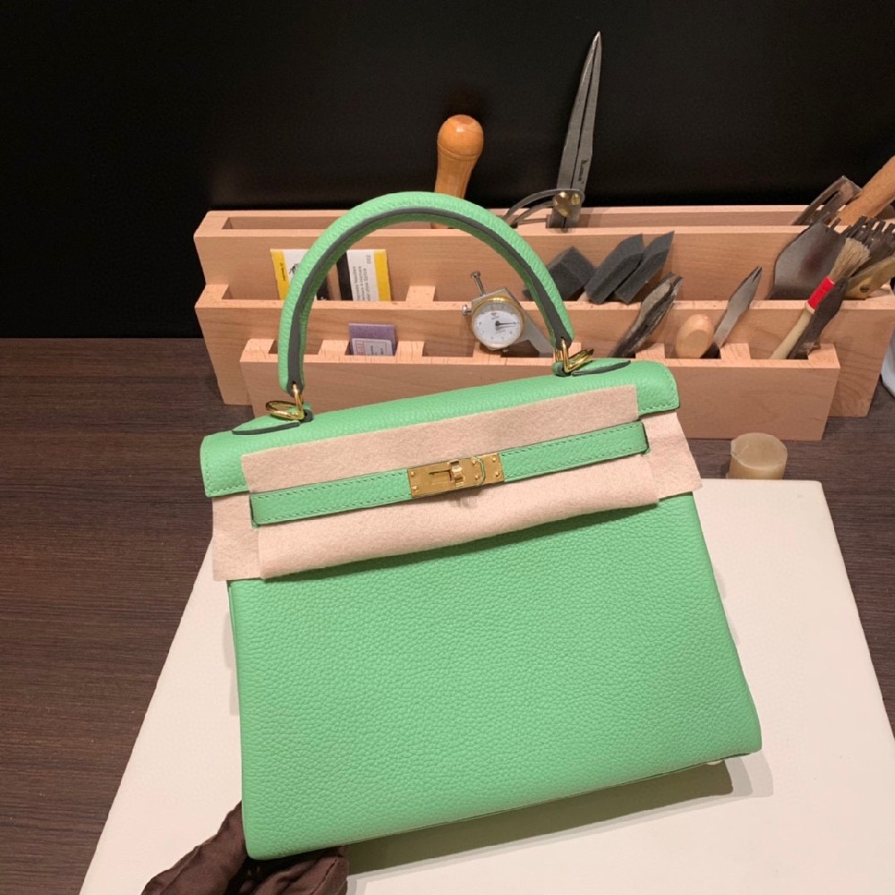 现货❤️kelly 25cm togo皮 3i 牛油果绿 ver Criquet 金扣💚超级洋气的奶绿色呀！