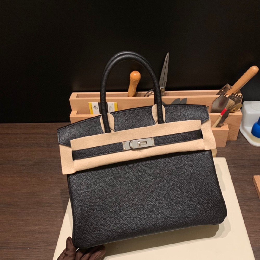 👏30cm birkin togo 黑色 银扣   经典百搭之王 也最难买 😊银扣搭配 温和不成熟