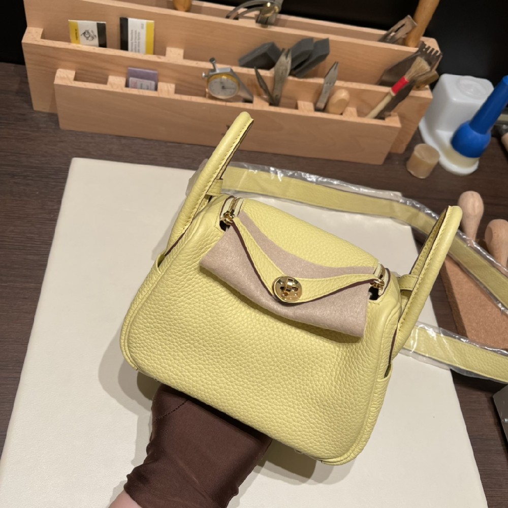 青春活力满满的 小鸡黄 [爱心]黄色系中的黑马mini Lindy 小鸡黄 金扣