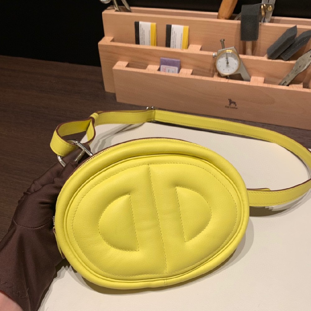 H ❤️In-the-Loop🐽多种背法！糖果色五彩缤纷 总有一个颜色是你的心头好♥️🌟柠檬黄内拼芝麻色 swift皮